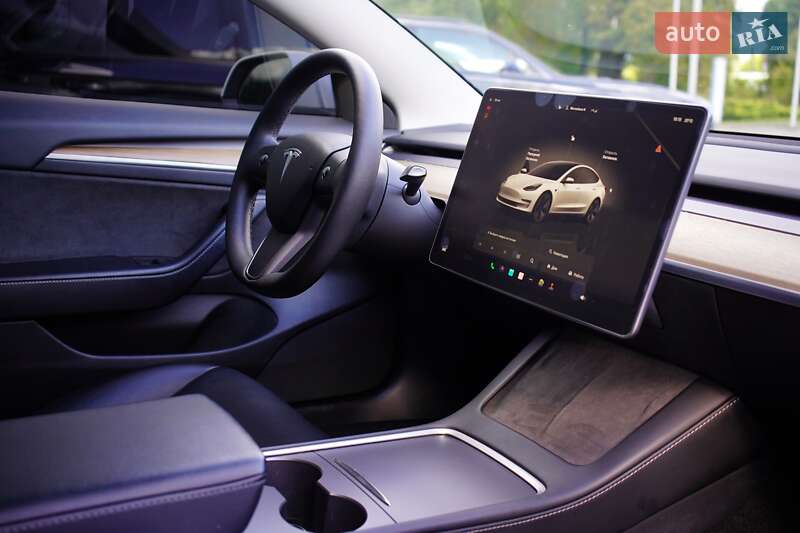 Седан Tesla Model 3 2022 в Житомирі