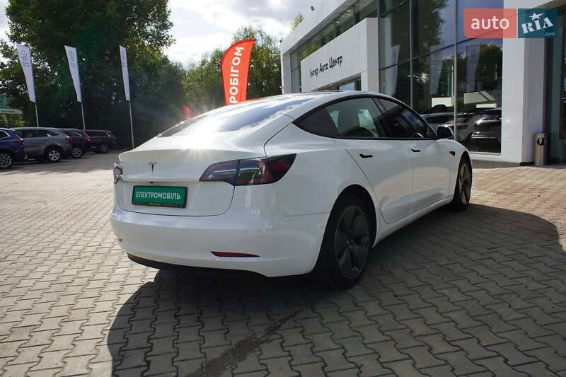 Седан Tesla Model 3 2022 в Житомирі