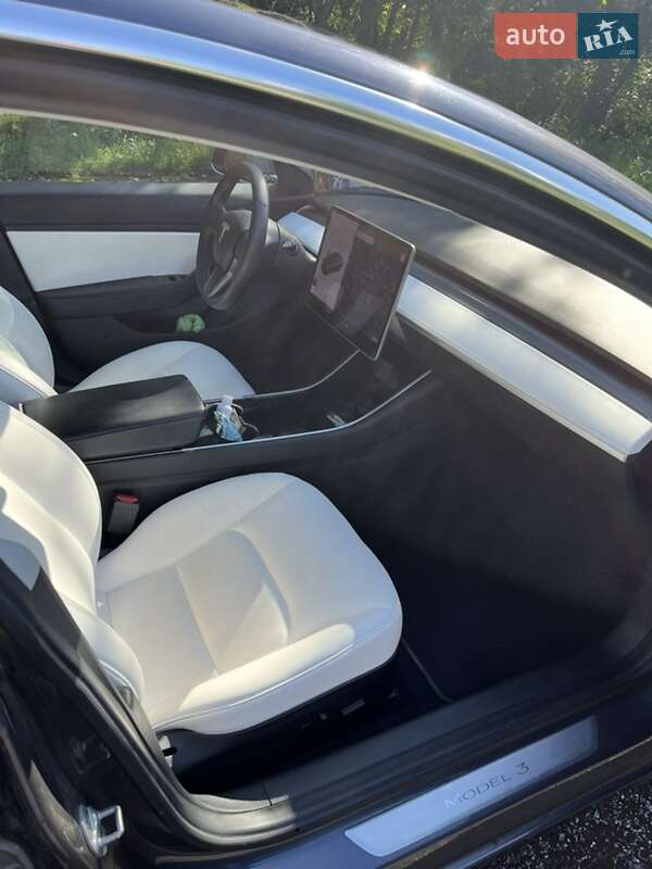 Седан Tesla Model 3 2020 в Шепетовке