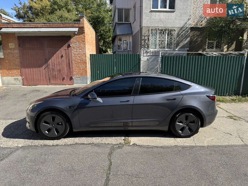 Седан Tesla Model 3 2023 в Виннице