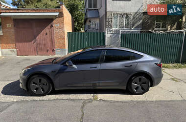 Седан Tesla Model 3 2023 в 