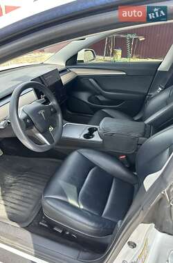 Седан Tesla Model 3 2022 в 