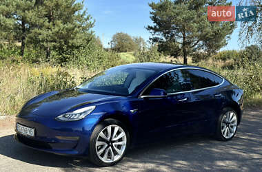 Седан Tesla Model 3 2018 в Львове