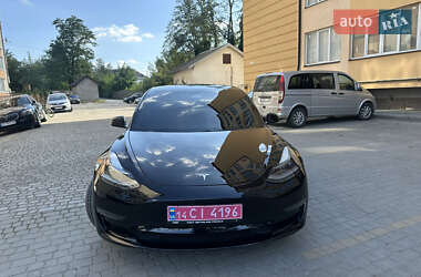 Седан Tesla Model 3 2021 в 