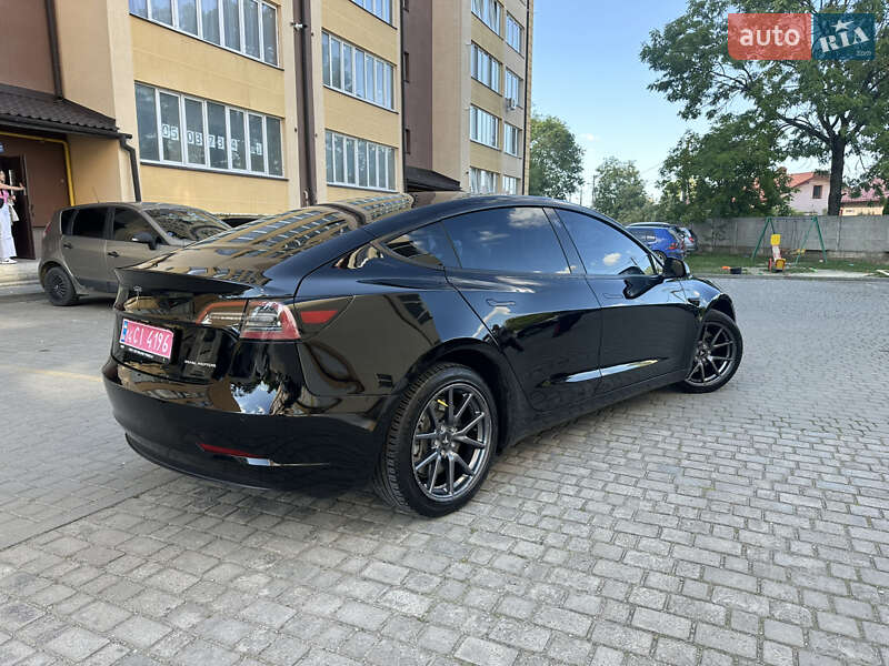 Седан Tesla Model 3 2021 в Ивано-Франковске