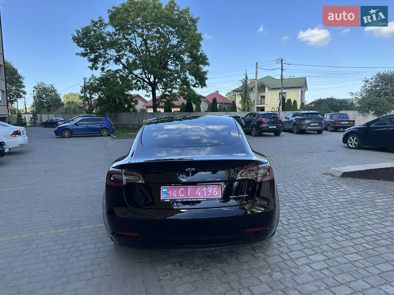 Седан Tesla Model 3 2021 в Івано-Франківську