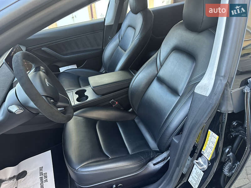 Седан Tesla Model 3 2021 в Ивано-Франковске