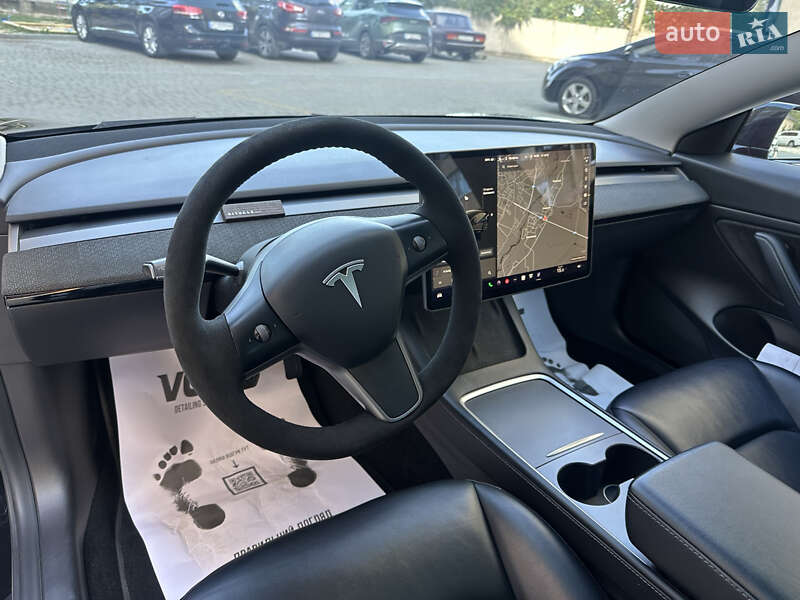 Седан Tesla Model 3 2021 в Ивано-Франковске