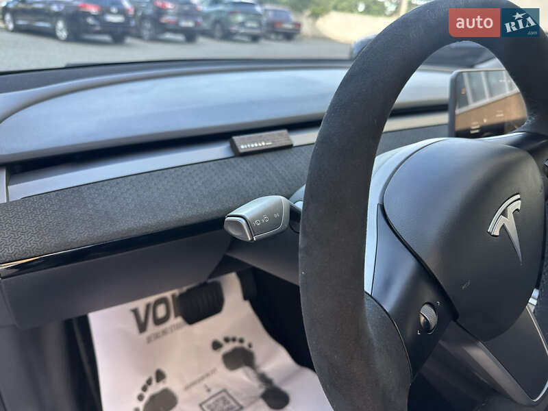 Седан Tesla Model 3 2021 в Ивано-Франковске