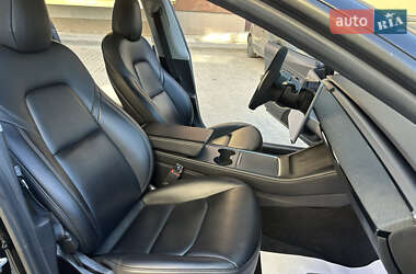 Седан Tesla Model 3 2021 в 
