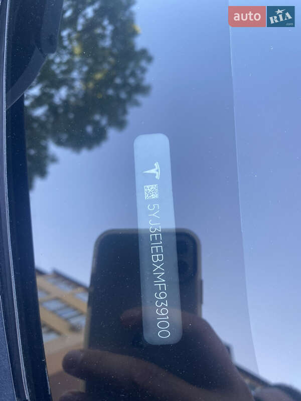 Седан Tesla Model 3 2021 в Ивано-Франковске