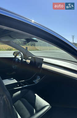 Седан Tesla Model 3 2019 в 