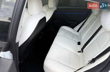 Седан Tesla Model 3 2021 в Малине
