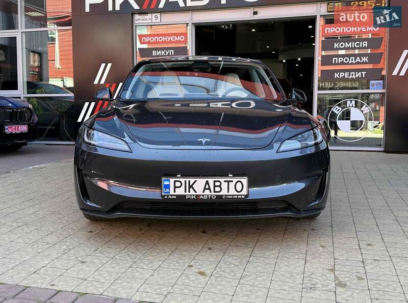 Седан Tesla Model 3 2024 в Львове