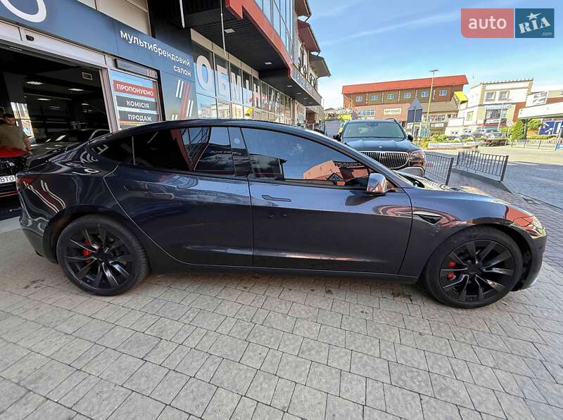 Седан Tesla Model 3 2024 в Львове