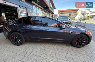 Седан Tesla Model 3 2024 в 