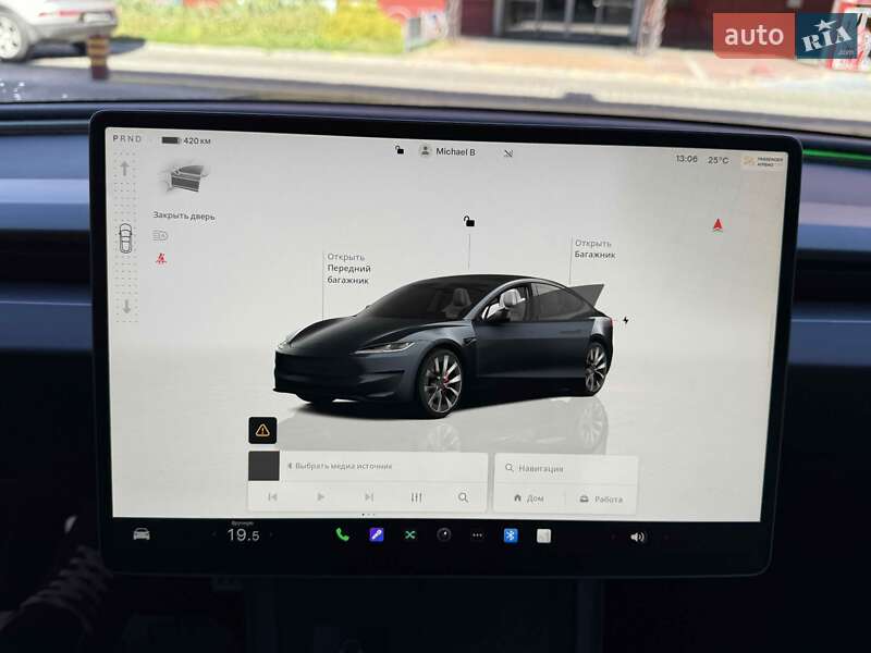Седан Tesla Model 3 2024 в Львове