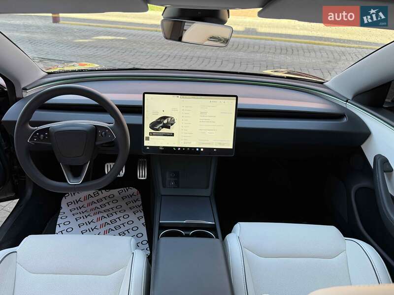 Седан Tesla Model 3 2024 в Львове