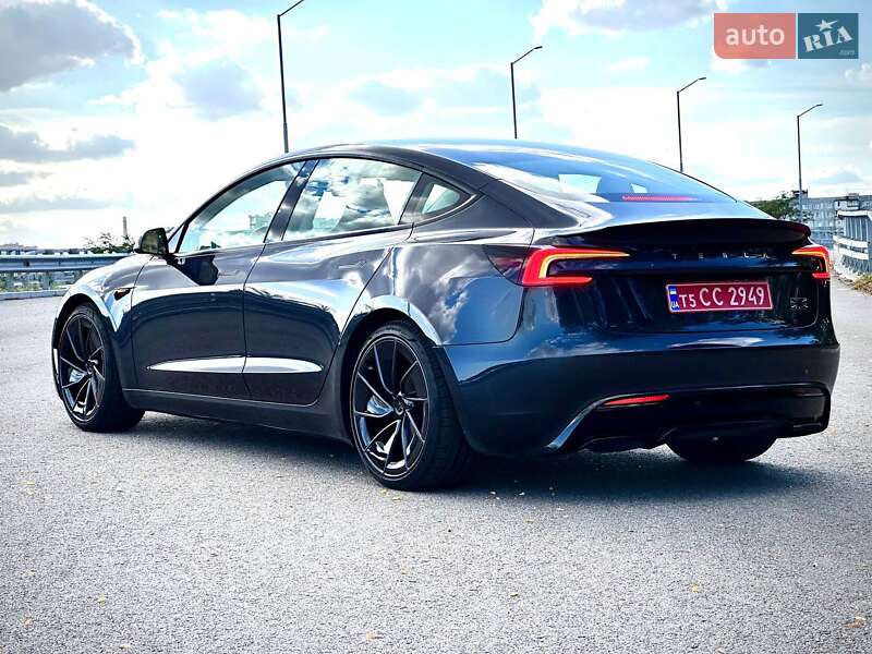 Седан Tesla Model 3 2024 в Запоріжжі