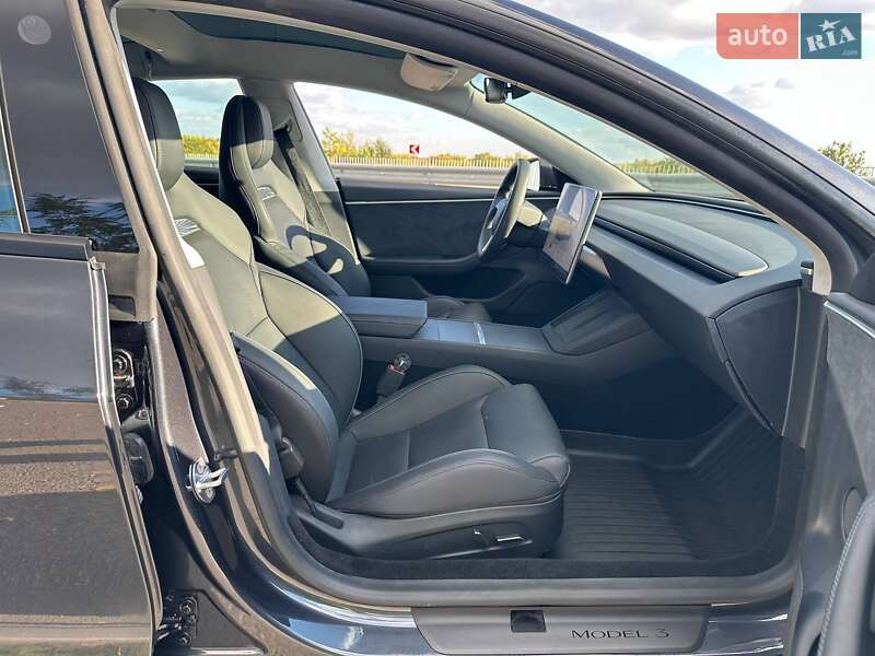 Седан Tesla Model 3 2024 в Запоріжжі