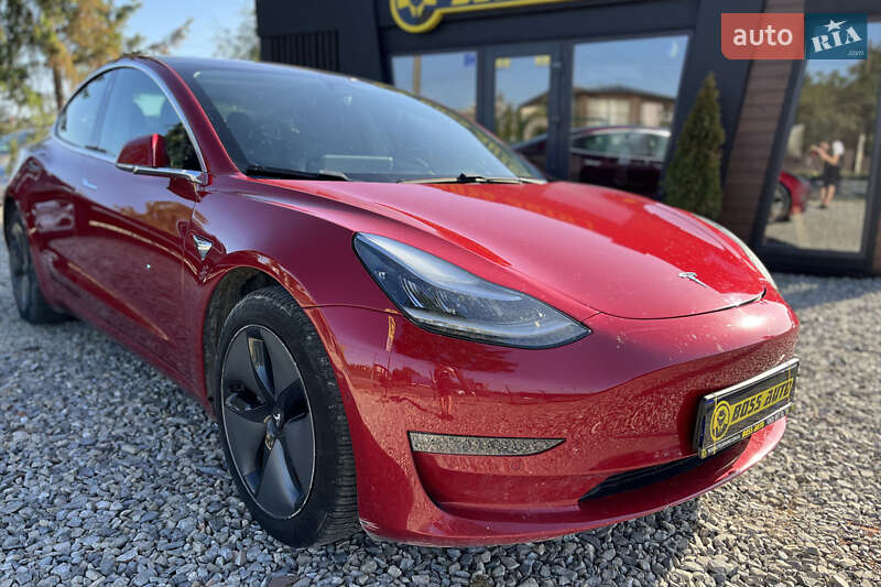 Седан Tesla Model 3 2019 в Коломиї