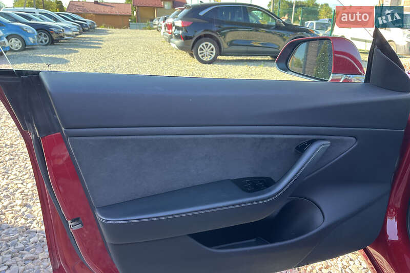 Седан Tesla Model 3 2019 в Коломиї
