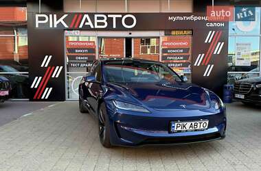 Седан Tesla Model 3 2024 в Львове