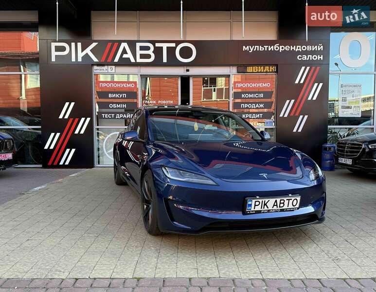 Седан Tesla Model 3 2024 в 
