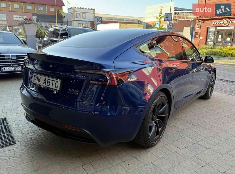 Седан Tesla Model 3 2024 в Львове