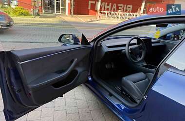 Седан Tesla Model 3 2024 в 