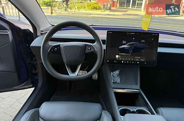 Седан Tesla Model 3 2024 в 