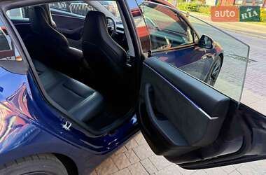 Седан Tesla Model 3 2024 в 