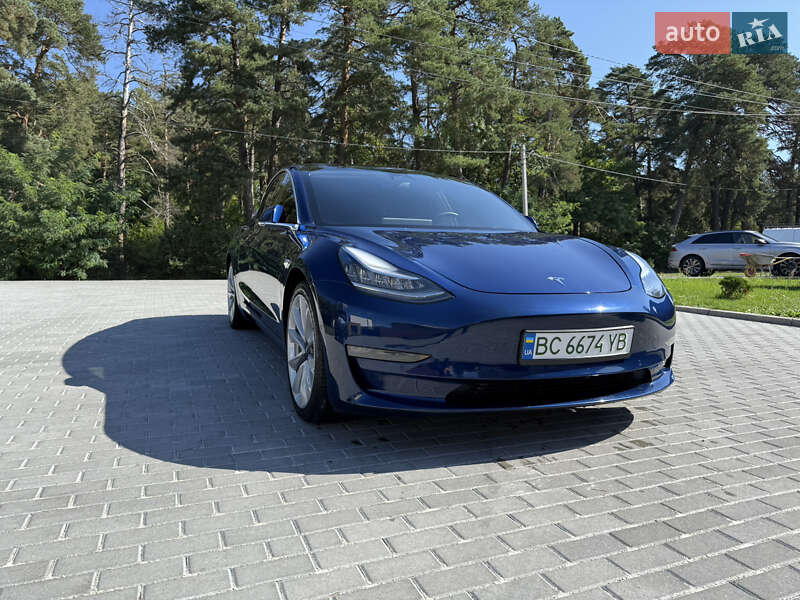 Tesla Model 3 2019