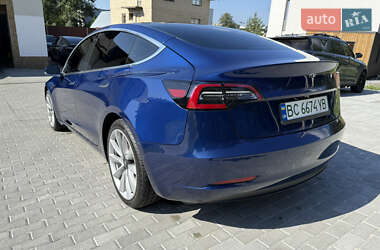 Седан Tesla Model 3 2019 в 