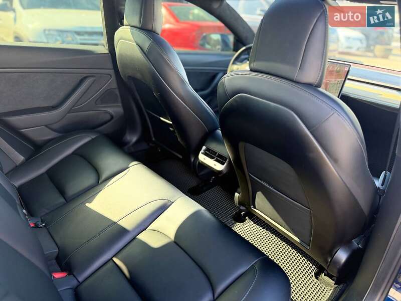 Седан Tesla Model 3 2021 в Одессе