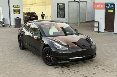 Седан Tesla Model 3 2021 в Луцке
