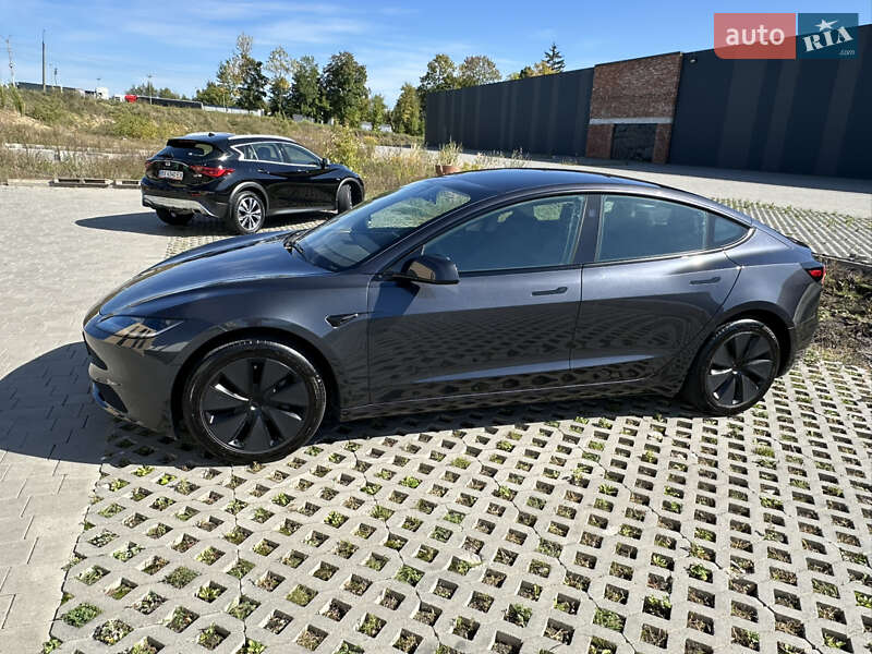 Седан Tesla Model 3 2024 в Хмельницком
