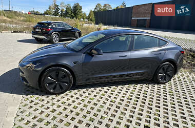 Седан Tesla Model 3 2024 в 