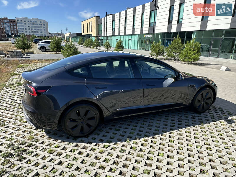Седан Tesla Model 3 2024 в Хмельницком
