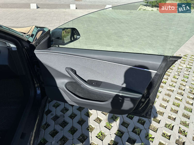 Седан Tesla Model 3 2024 в Хмельницком