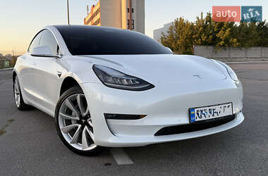 Седан Tesla Model 3 2017 в 