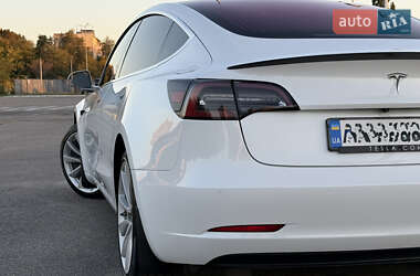 Седан Tesla Model 3 2017 в 