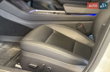Седан Tesla Model 3 2017 в 