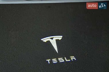 Седан Tesla Model 3 2017 в 