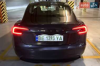 Седан Tesla Model 3 2024 в 