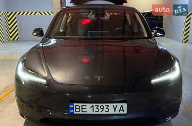Седан Tesla Model 3 2024 в 