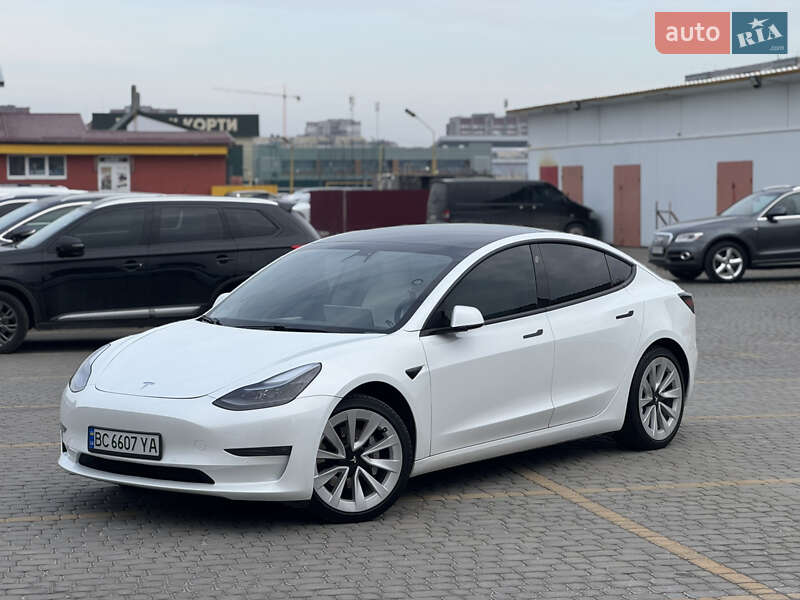 Tesla Model 3 2021