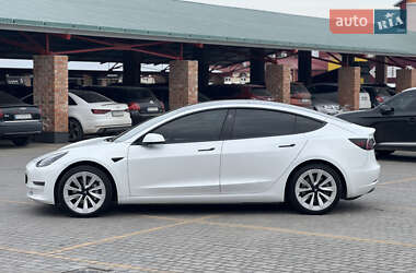 Седан Tesla Model 3 2021 в 