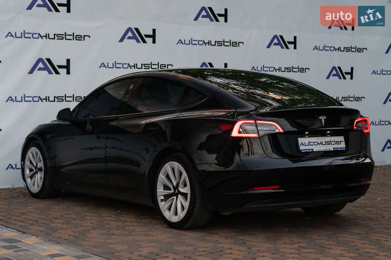 Седан Tesla Model 3 2020 в Киеве