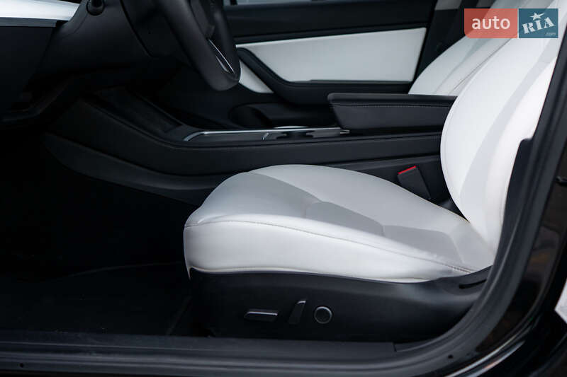 Седан Tesla Model 3 2020 в Киеве
